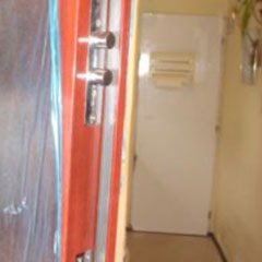 Biztonsági ajtónyitás